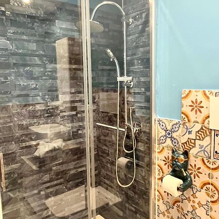 B&B Dimora Emily Palermo Bagian luar foto